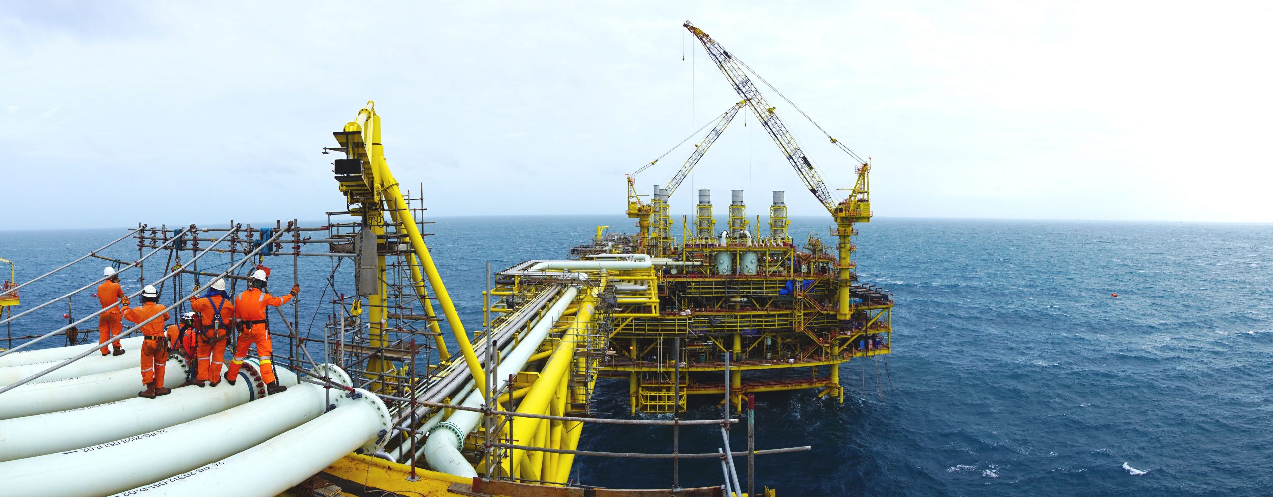 Oil,And,Gas,Industries.,Panorama,View,Of,Offshore,Scaffolders,Standing