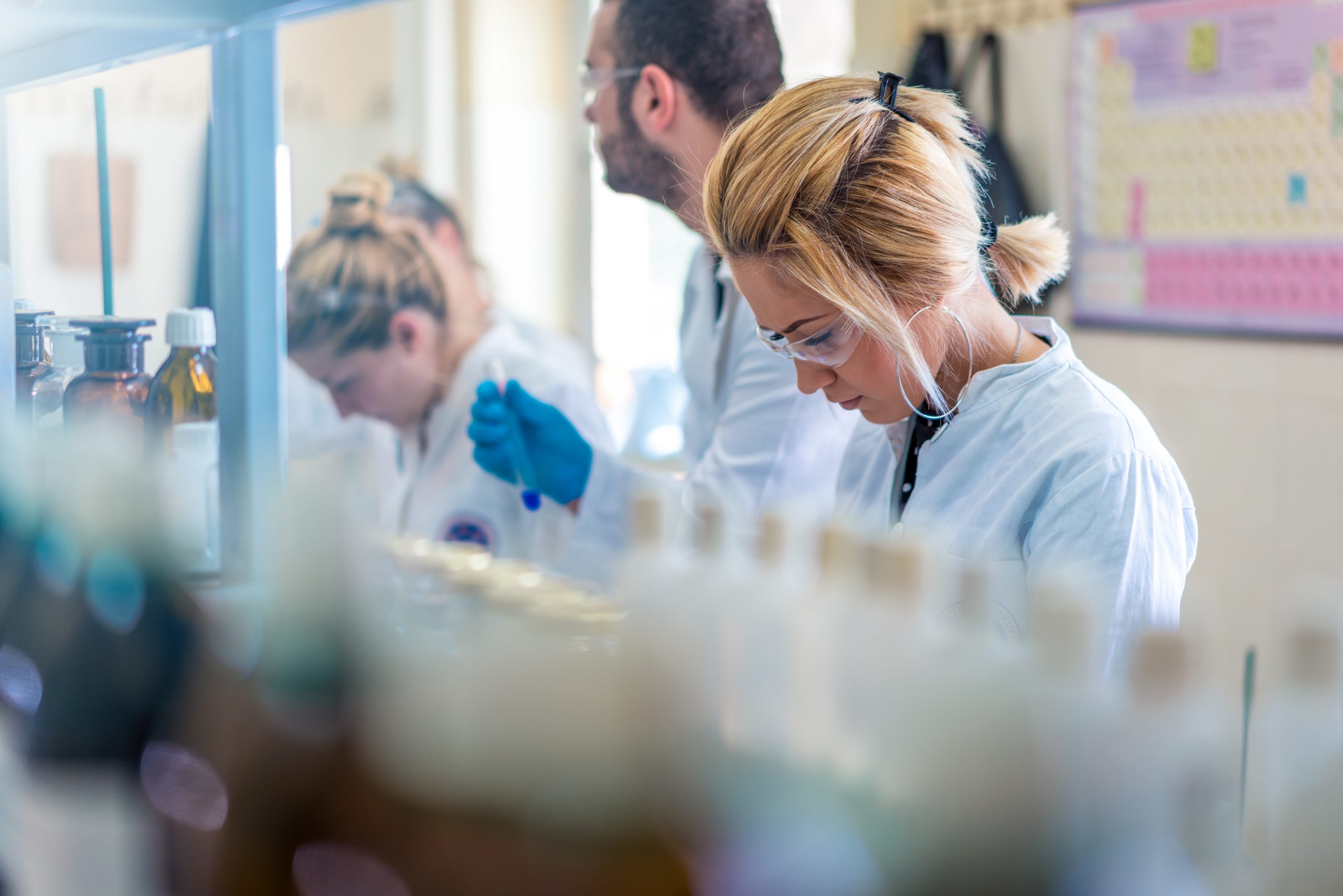 Female,Scientist,Working,In,Laboratory,Doing,Some